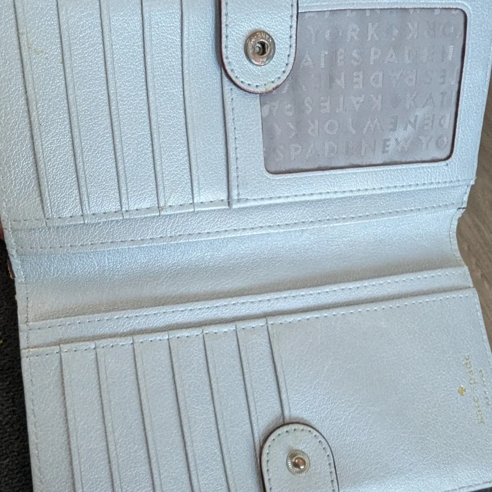 Kate Spade,Elegant Silver Wallet